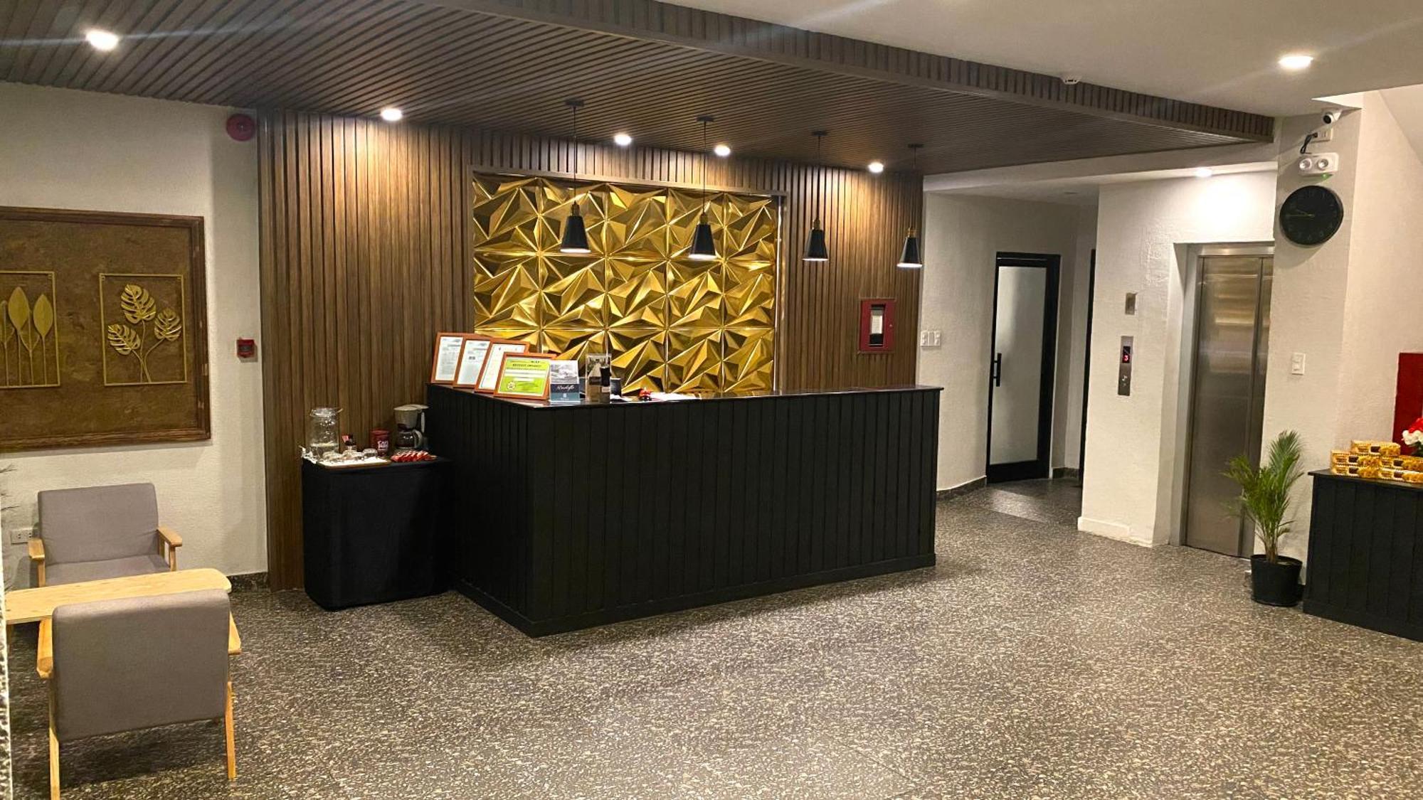 Rudolfo Suites Roxas Extérieur photo